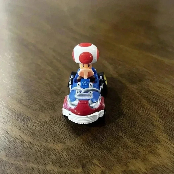 Toad Sneeker Hot Wheels 2018 Nintendo Mario Kart Mattel Diecast - Picture 4 of 7